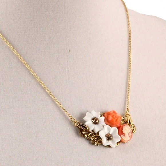 Rose & Cameo Necklace by Hey Dollface! in Gift Bag - Picture 2 of 3